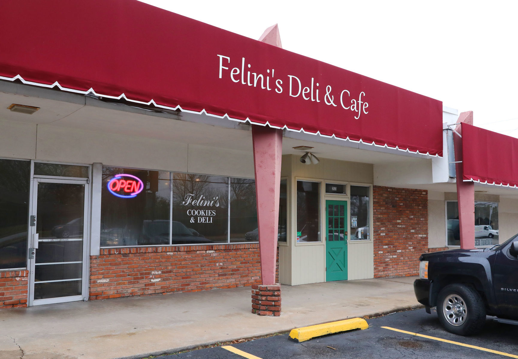 Felini's exterior